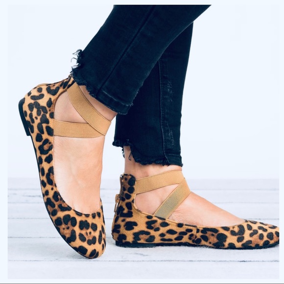 SO CHIC LEOPARD PRINT BALLET FLATS WITH STRAPS - Picture 2 of 4